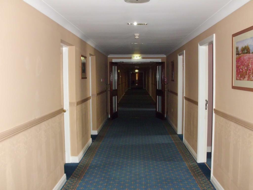Tralee Central Hotel Экстерьер фото
